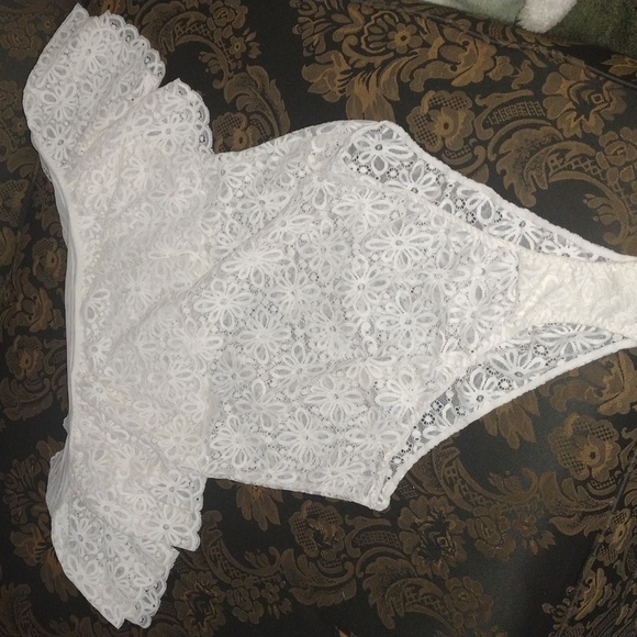 Victoria's Secret White Lace Chemise with Ruffle Bodysuit Size m - Picture 12 of 12